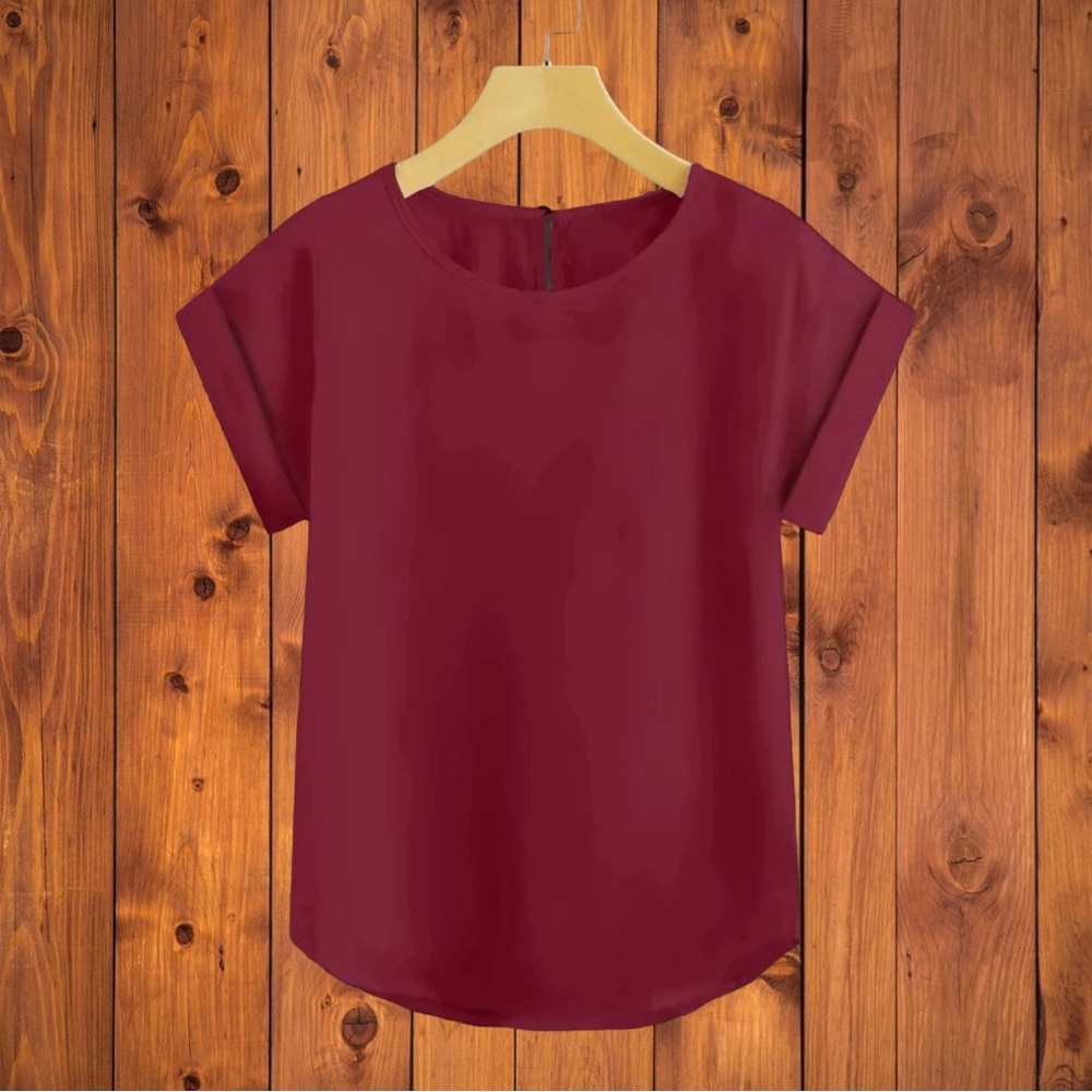 Plus Solid Keyhole Back Blouse